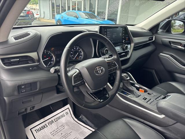 used 2021 Toyota Highlander car, priced at $30,600