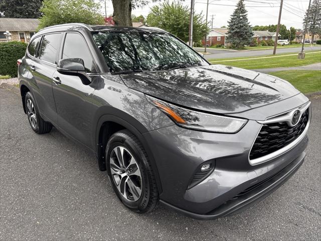 used 2021 Toyota Highlander car, priced at $30,600