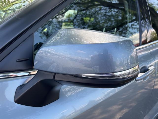 used 2022 Toyota Highlander car, priced at $35,800