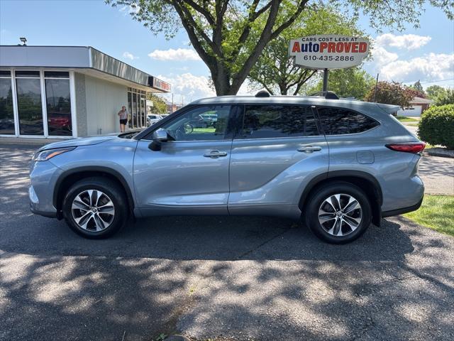 used 2022 Toyota Highlander car, priced at $35,800