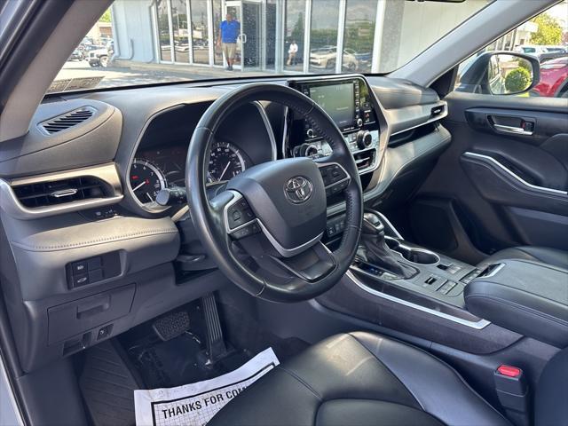 used 2022 Toyota Highlander car, priced at $35,800