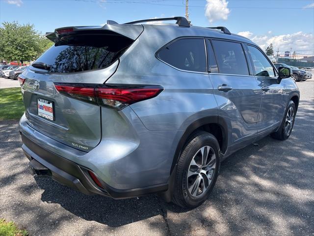 used 2022 Toyota Highlander car, priced at $35,800