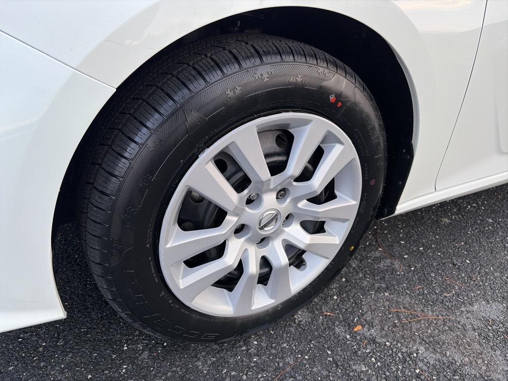 used 2022 Nissan Altima car, priced at $13,800