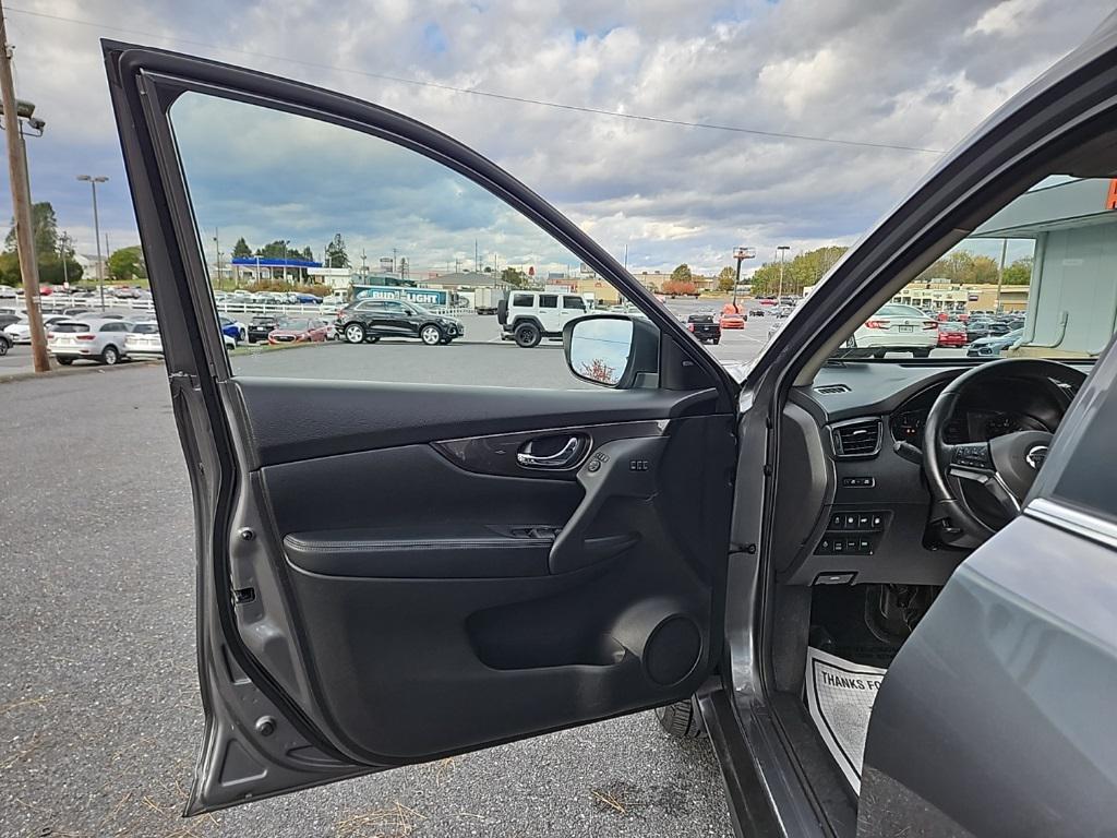 used 2019 Nissan Rogue car, priced at $16,400