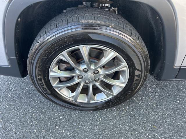 used 2019 Jeep Cherokee car, priced at $18,600