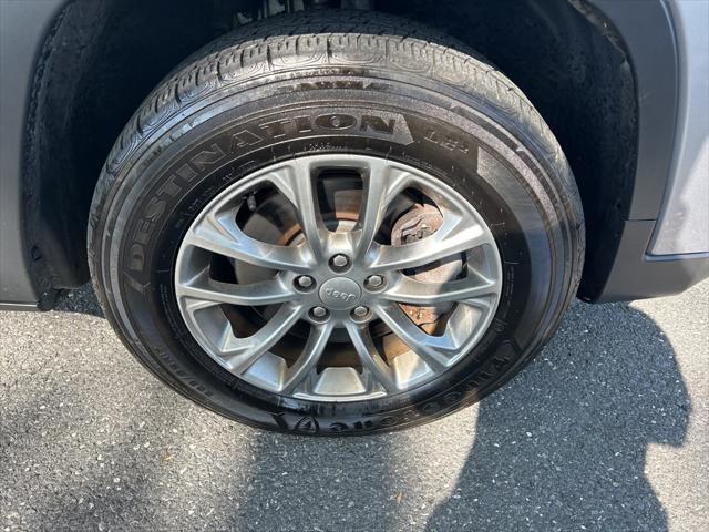 used 2019 Jeep Cherokee car, priced at $18,600