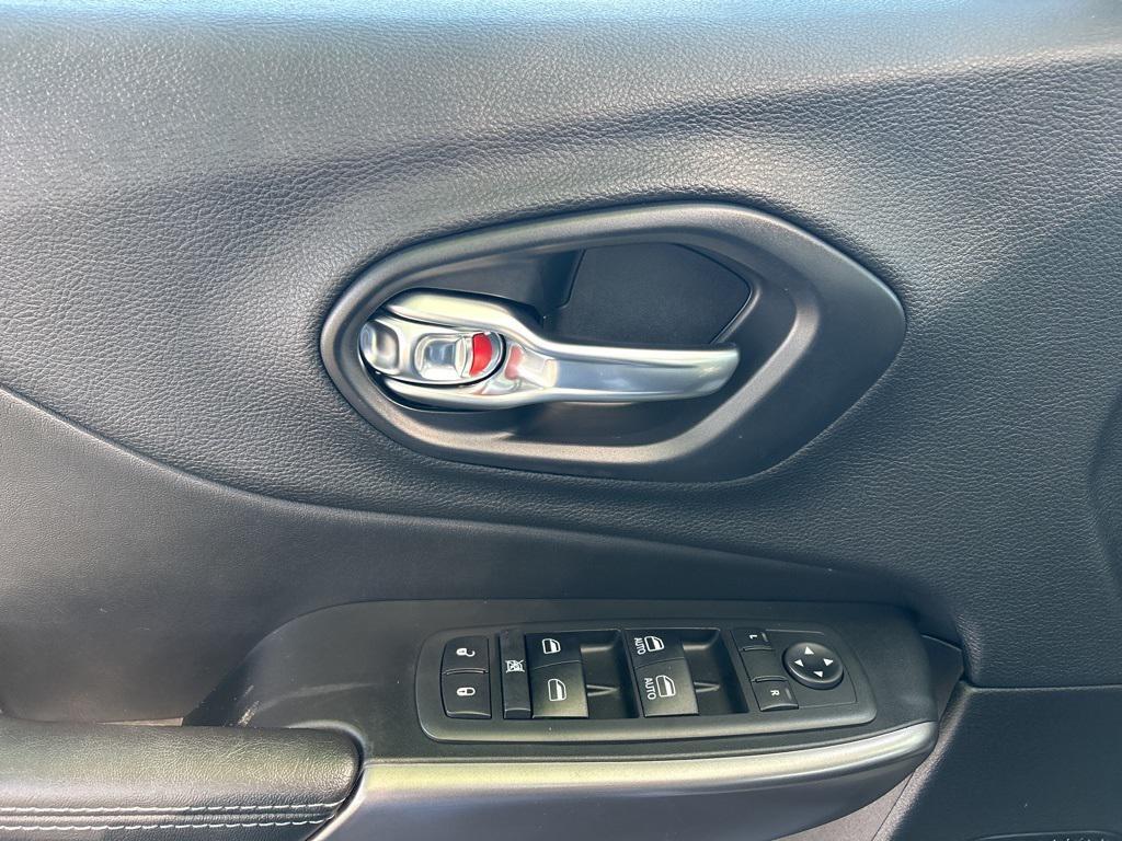 used 2019 Jeep Cherokee car, priced at $17,400