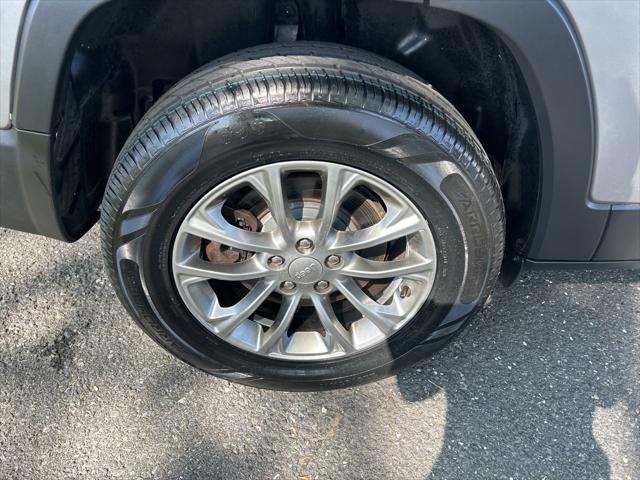 used 2019 Jeep Cherokee car, priced at $18,600
