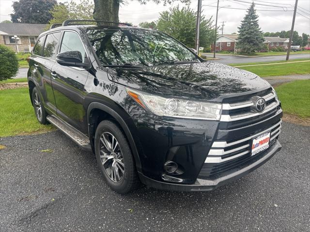 used 2019 Toyota Highlander car, priced at $25,800