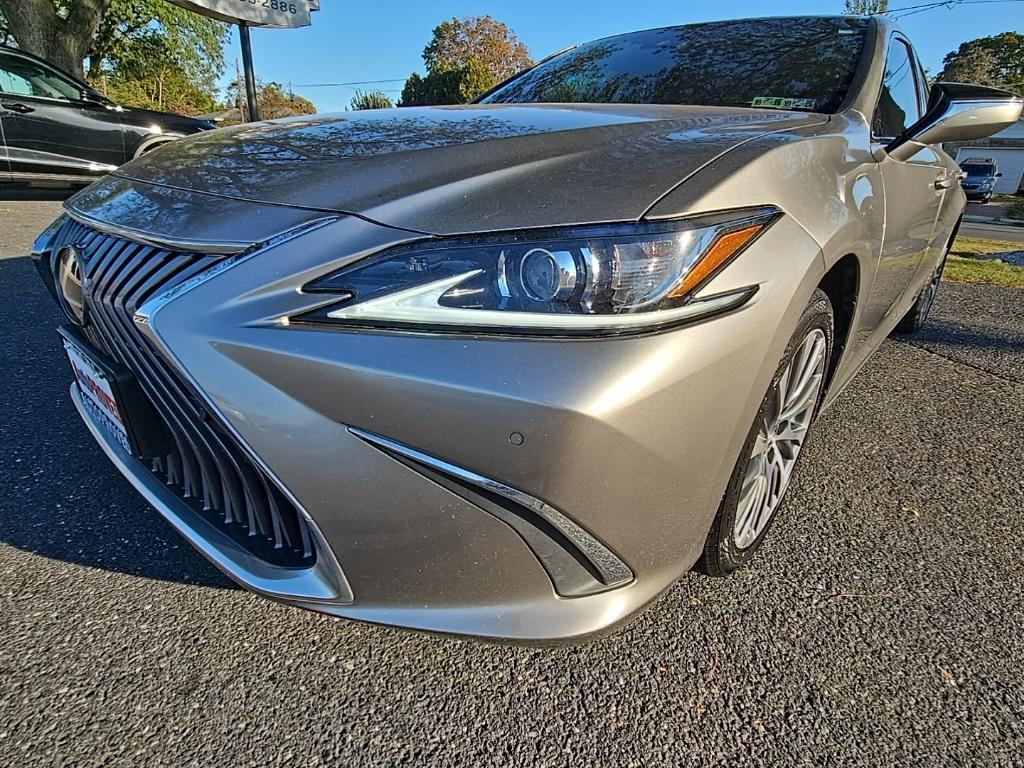 used 2021 Lexus ES 350 car, priced at $27,400