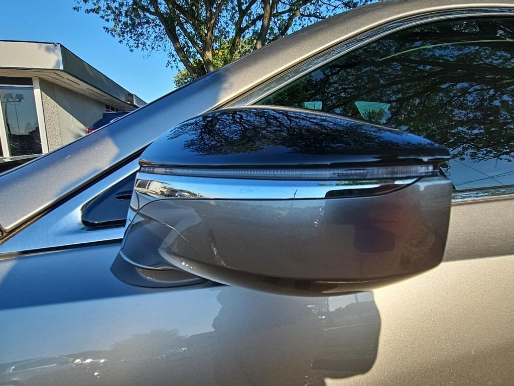 used 2021 Lexus ES 350 car, priced at $27,400