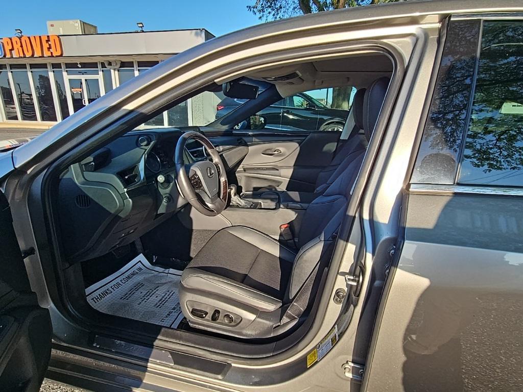used 2021 Lexus ES 350 car, priced at $27,400