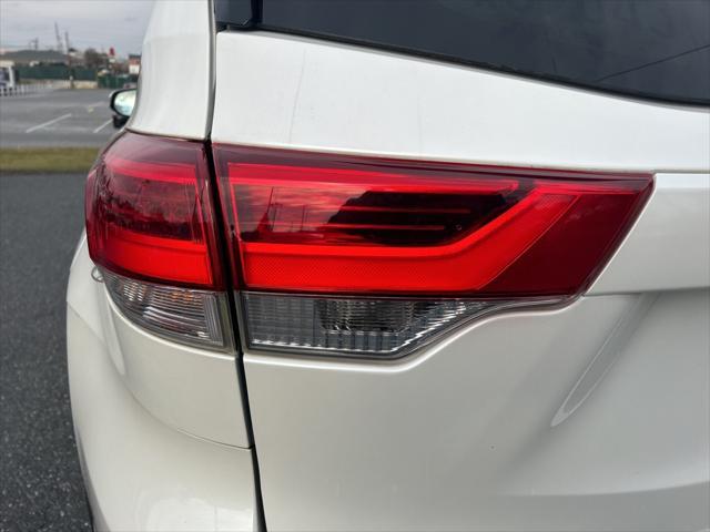 used 2018 Toyota Highlander car, priced at $28,400