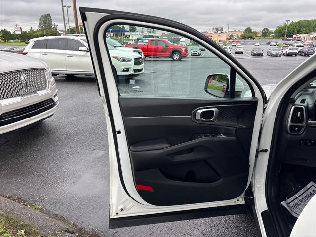 used 2022 Kia Sorento Hybrid car, priced at $23,800