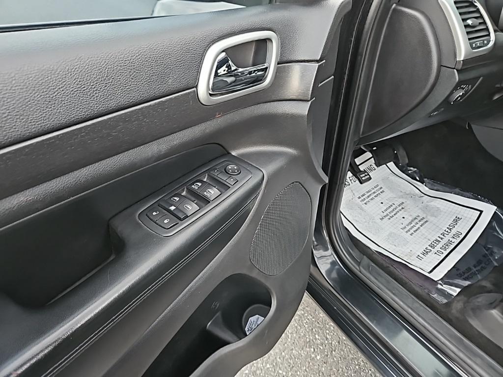 used 2015 Jeep Grand Cherokee car, priced at $11,500