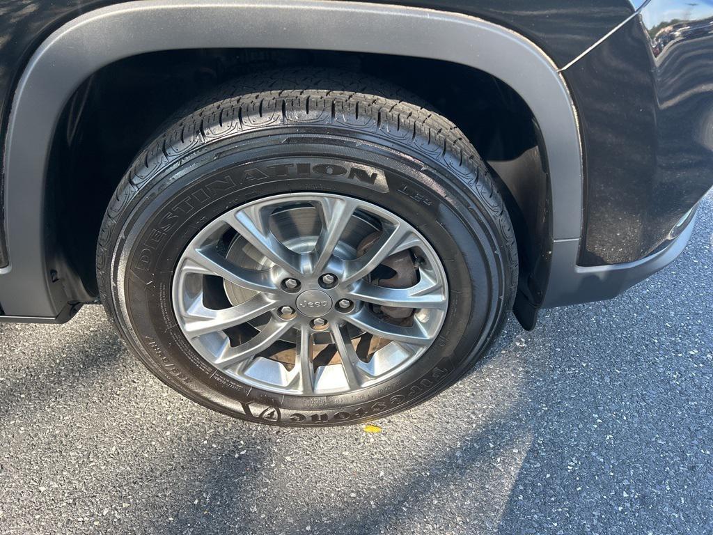 used 2019 Jeep Cherokee car, priced at $15,800