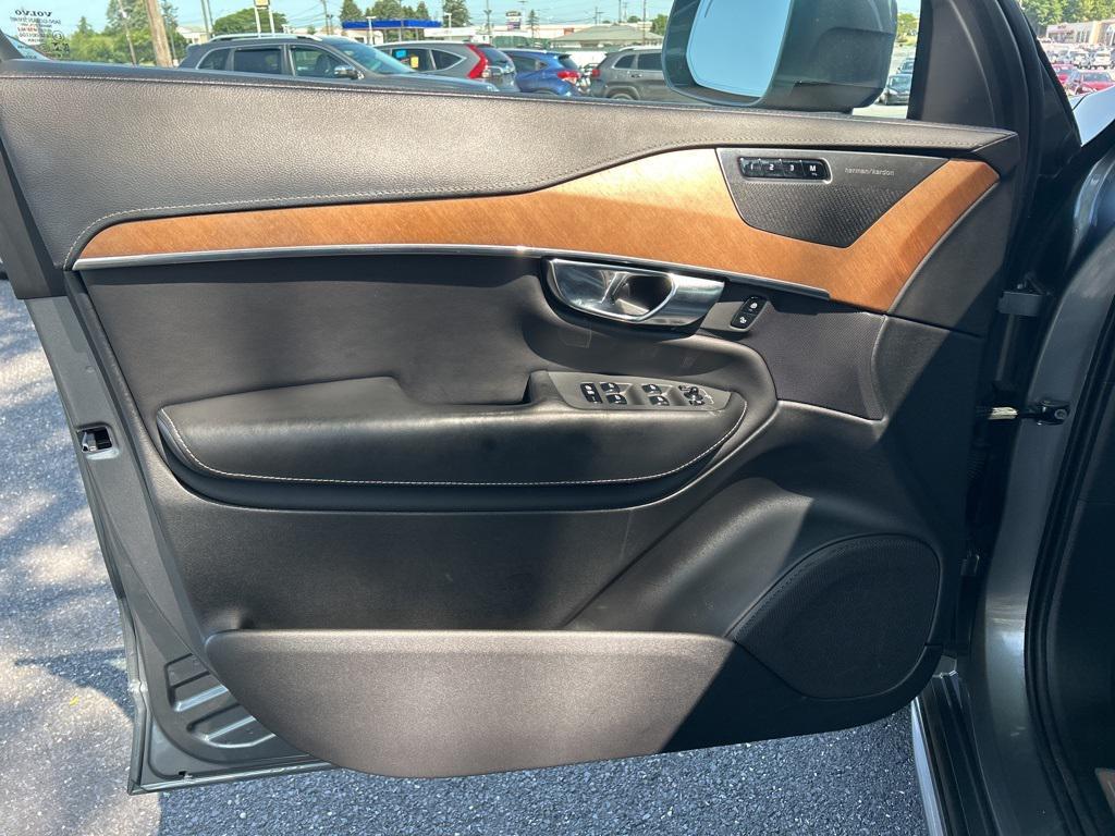used 2020 Volvo XC90 car, priced at $25,600