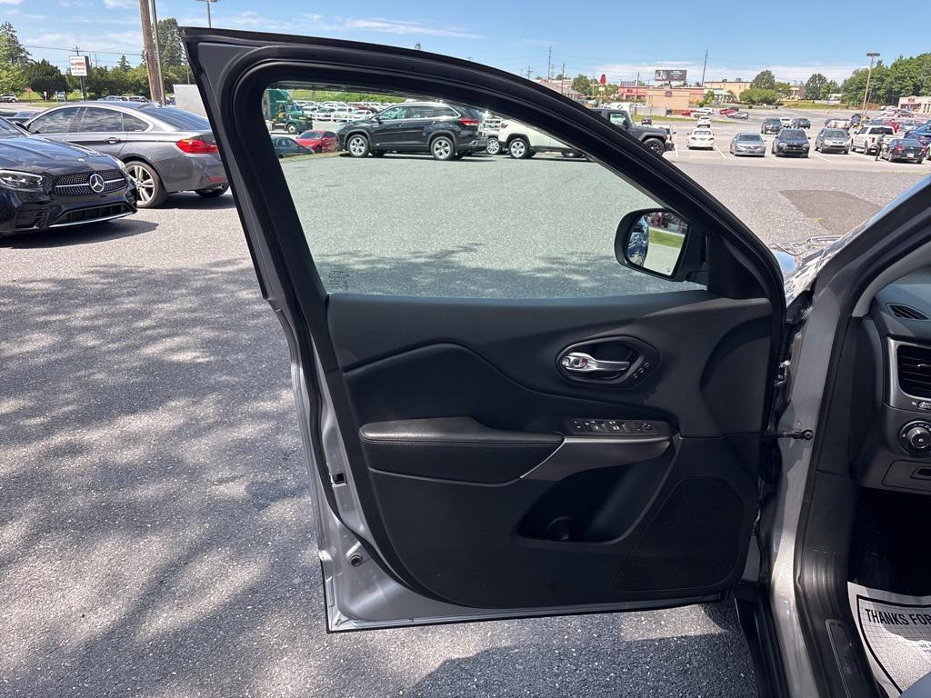 used 2019 Jeep Cherokee car, priced at $18,000