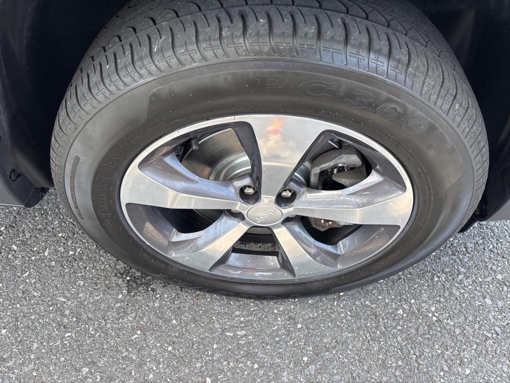 used 2019 Jeep Cherokee car, priced at $18,000