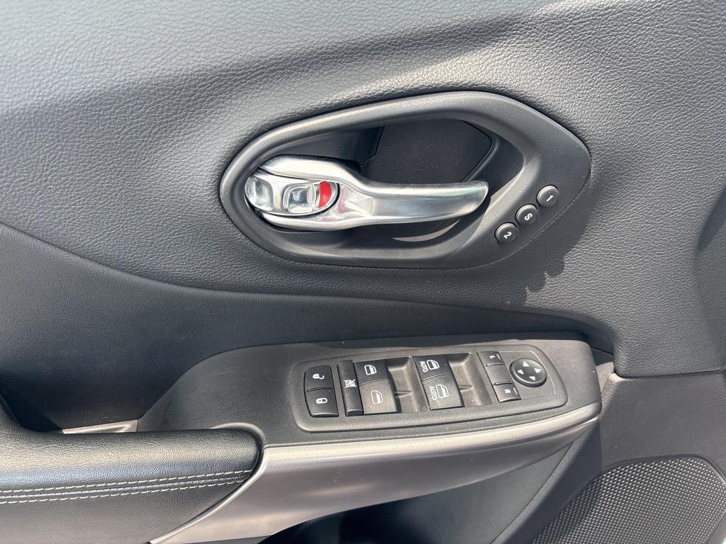 used 2019 Jeep Cherokee car, priced at $18,000