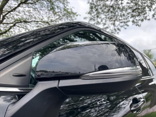 used 2021 Toyota Highlander car, priced at $34,000