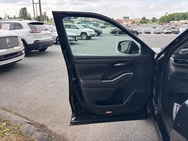 used 2021 Toyota Highlander car, priced at $34,000