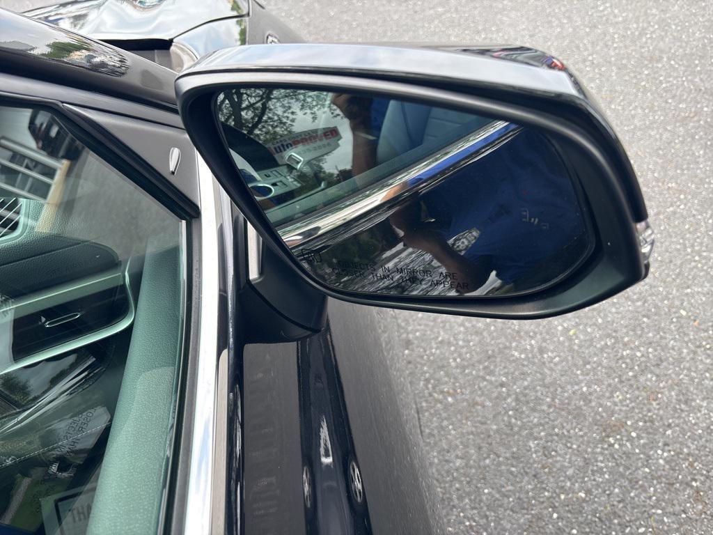 used 2021 Toyota Highlander car, priced at $32,800