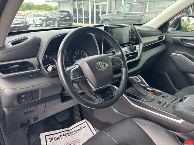 used 2021 Toyota Highlander car, priced at $34,000