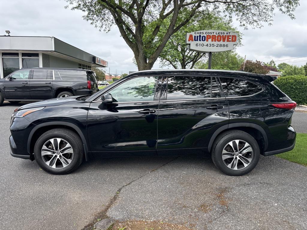 used 2021 Toyota Highlander car, priced at $32,800