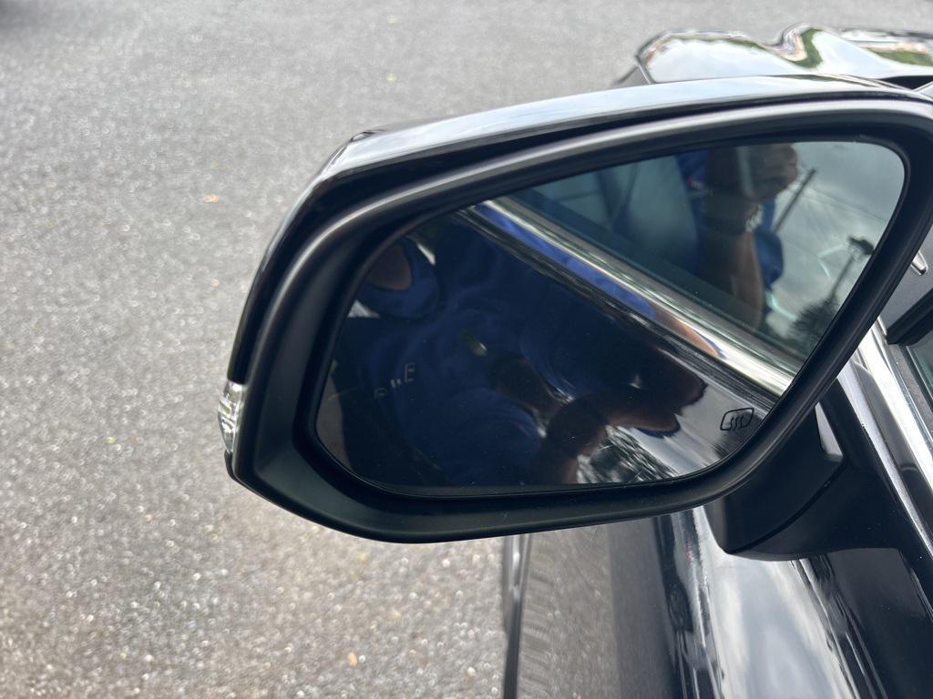 used 2021 Toyota Highlander car, priced at $32,800