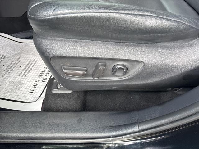 used 2021 Toyota Highlander car, priced at $34,000
