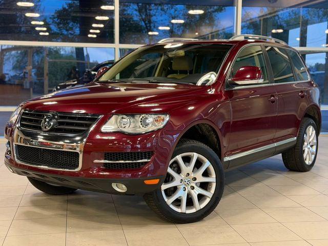 used 2009 Volkswagen Touareg 2 car, priced at $10,980