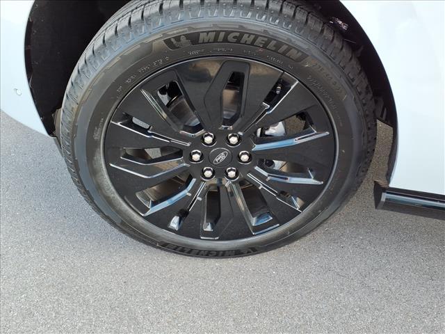 new 2025 Ford Expedition car, priced at $81,015