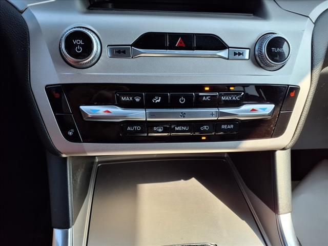 used 2022 Ford Explorer car, priced at $31,887