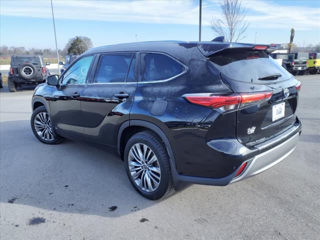 used 2021 Toyota Highlander Hybrid car, priced at $35,987