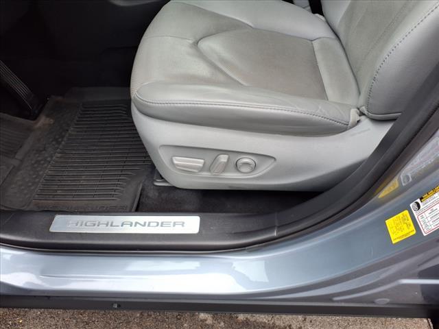 used 2021 Toyota Highlander Hybrid car, priced at $39,987