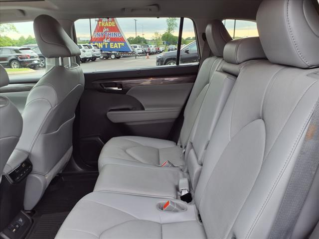 used 2021 Toyota Highlander Hybrid car, priced at $39,987