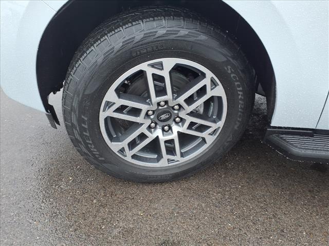 new 2025 Ford Expedition car, priced at $70,701