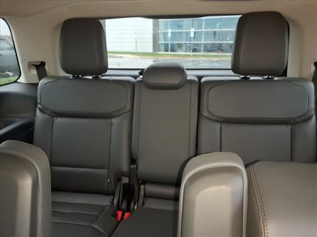 new 2025 Ford Expedition car, priced at $70,701