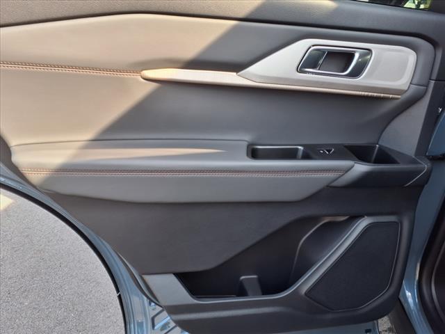 new 2025 Ford Explorer car, priced at $46,292