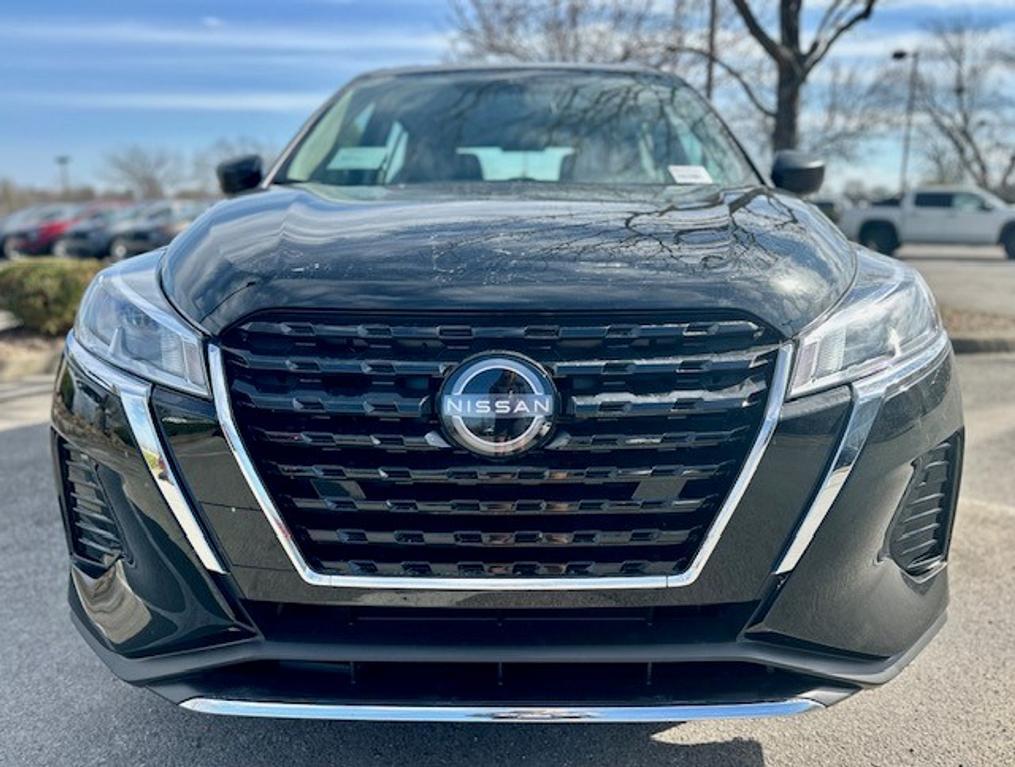 new 2025 Nissan Kicks car, priced at $23,179
