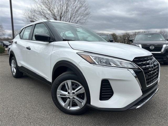 new 2025 Nissan Kicks Play car, priced at $21,990