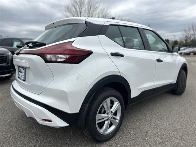 new 2025 Nissan Kicks Play car, priced at $23,179