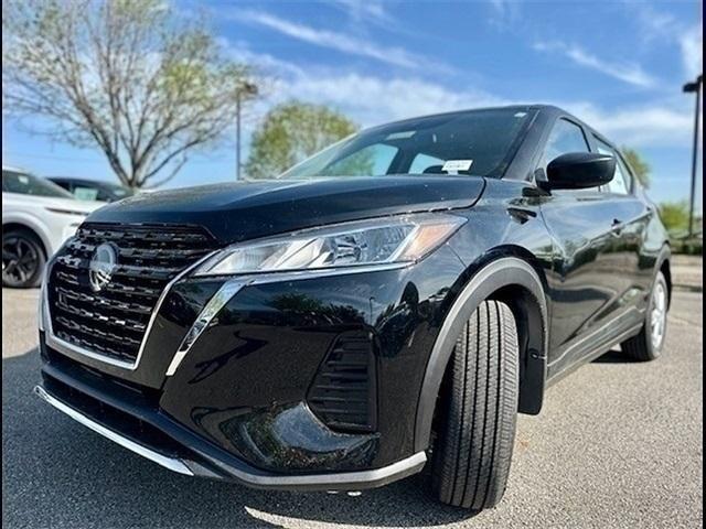new 2025 Nissan Kicks Play car, priced at $23,179