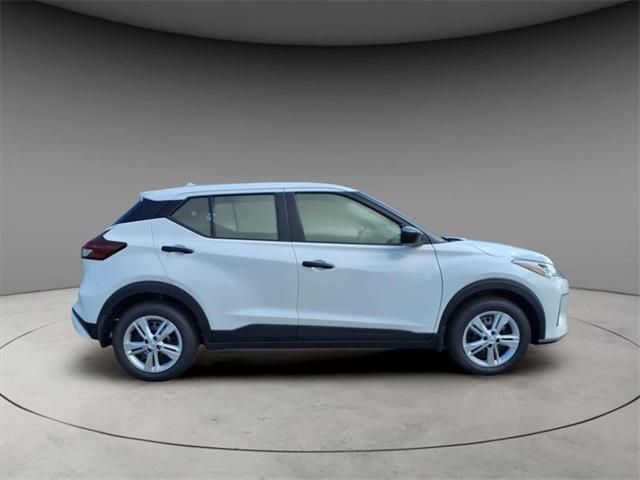 new 2025 Nissan Kicks Play car, priced at $23,760
