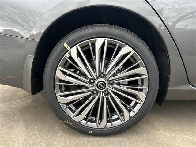 new 2025 Nissan Altima car, priced at $37,230