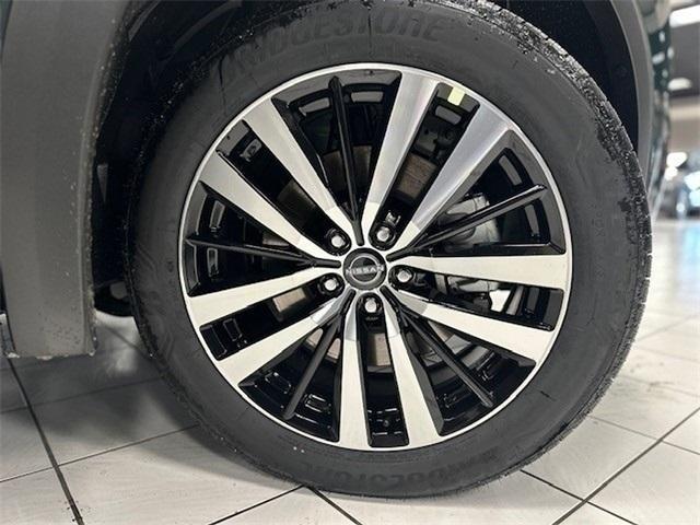 new 2025 Nissan Pathfinder car, priced at $48,600