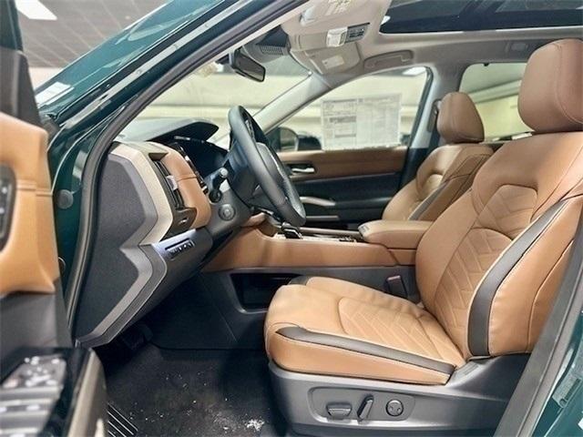 new 2025 Nissan Pathfinder car, priced at $48,600