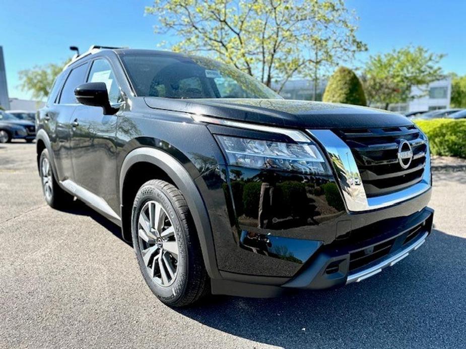 new 2024 Nissan Pathfinder car, priced at $44,164