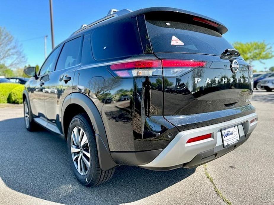 new 2024 Nissan Pathfinder car, priced at $44,164